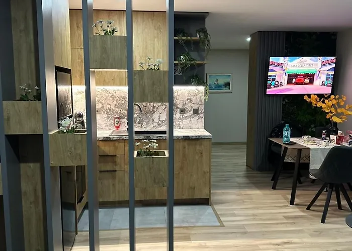 July Διαμέρισμα *