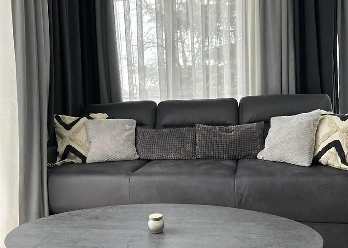 July Διαμέρισμα