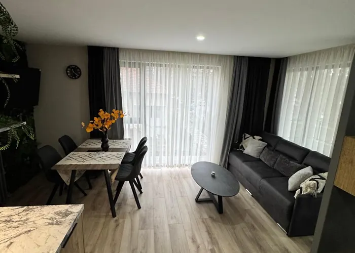 Διαμέρισμα July